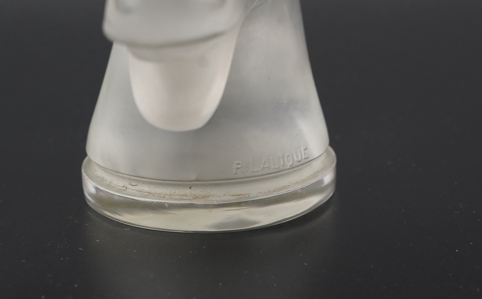 René Lalique: A 'Longchamp B' mascot